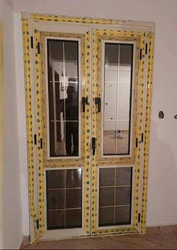 باب بلكونه مفصلى مزدوج