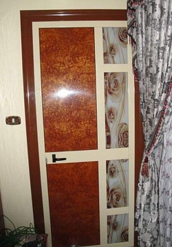 باب غرفه بتقسيم ديكورى